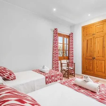 Sleeps 6 Pool Air Con Wifi *